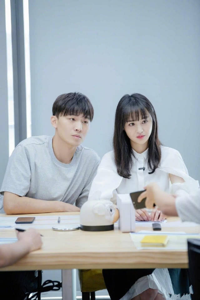 郑爽张恒合伙公司经营异常